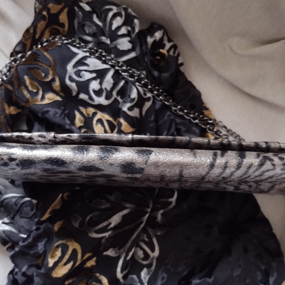 Handbag - Picture 3 of 6